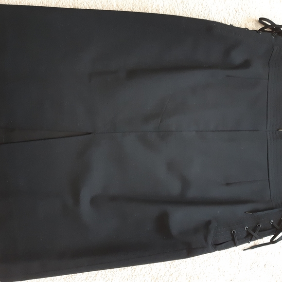 🌹Black pencil skirt🌹 - Picture 4 of 6